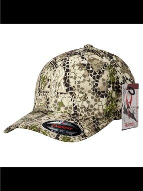Badlands Camo Flexfit Cap sz:sm/med